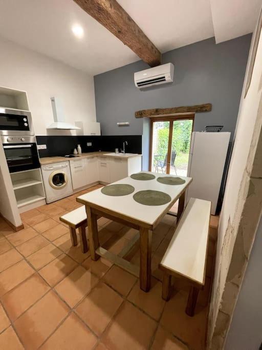 Superbe Appartement Cosy Avec Jardin Nîmes Eksteriør billede