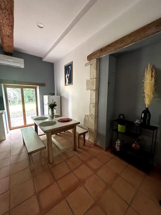Superbe Appartement Cosy Avec Jardin Nîmes Eksteriør billede